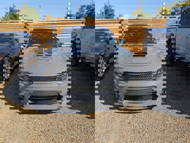 Used 2017 Dodge Charger R/T image 2