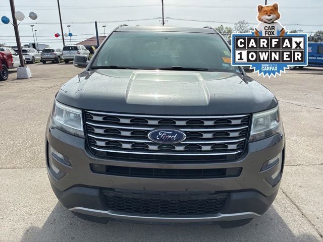 Used 2017 Ford Explorer XLT w/ Equipment Group 202A image 2