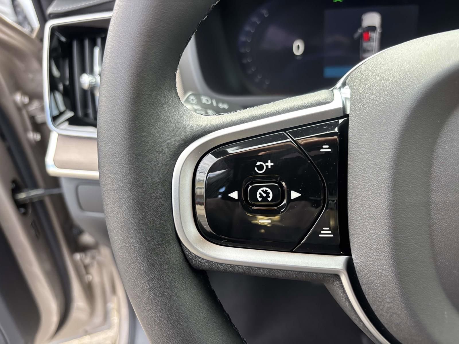 New 2026 Volvo XC90 B6 Plus w/ Protection Package Premier image 18