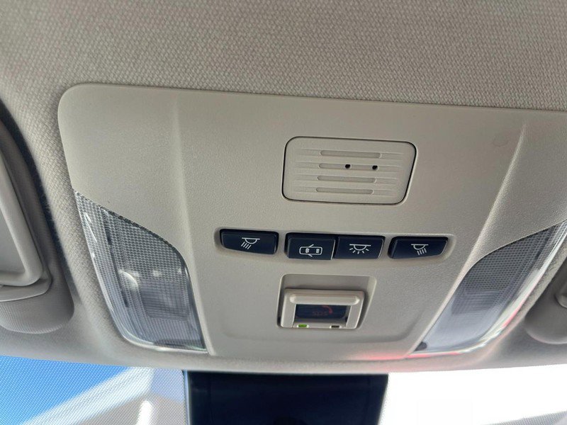 Used 2021 Toyota Corolla LE image 23