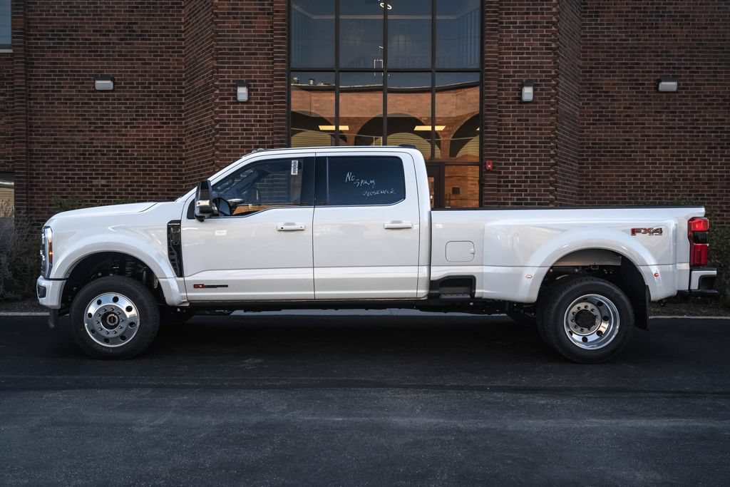 New 2027 Ford F450 Platinum w/ FX4 Off-Road Package AWD/4WD image 3