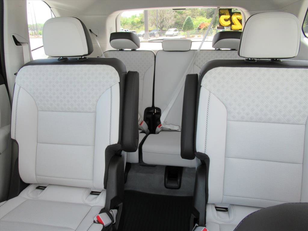 Used 2025 GMC Acadia Denali w/ Super Cruise Package image 18