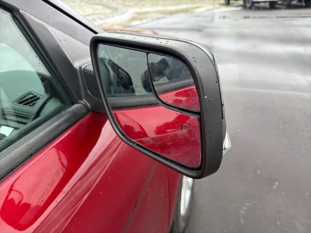 Used 2018 Ford Explorer XLT w/ Equipment Group 202A image 5