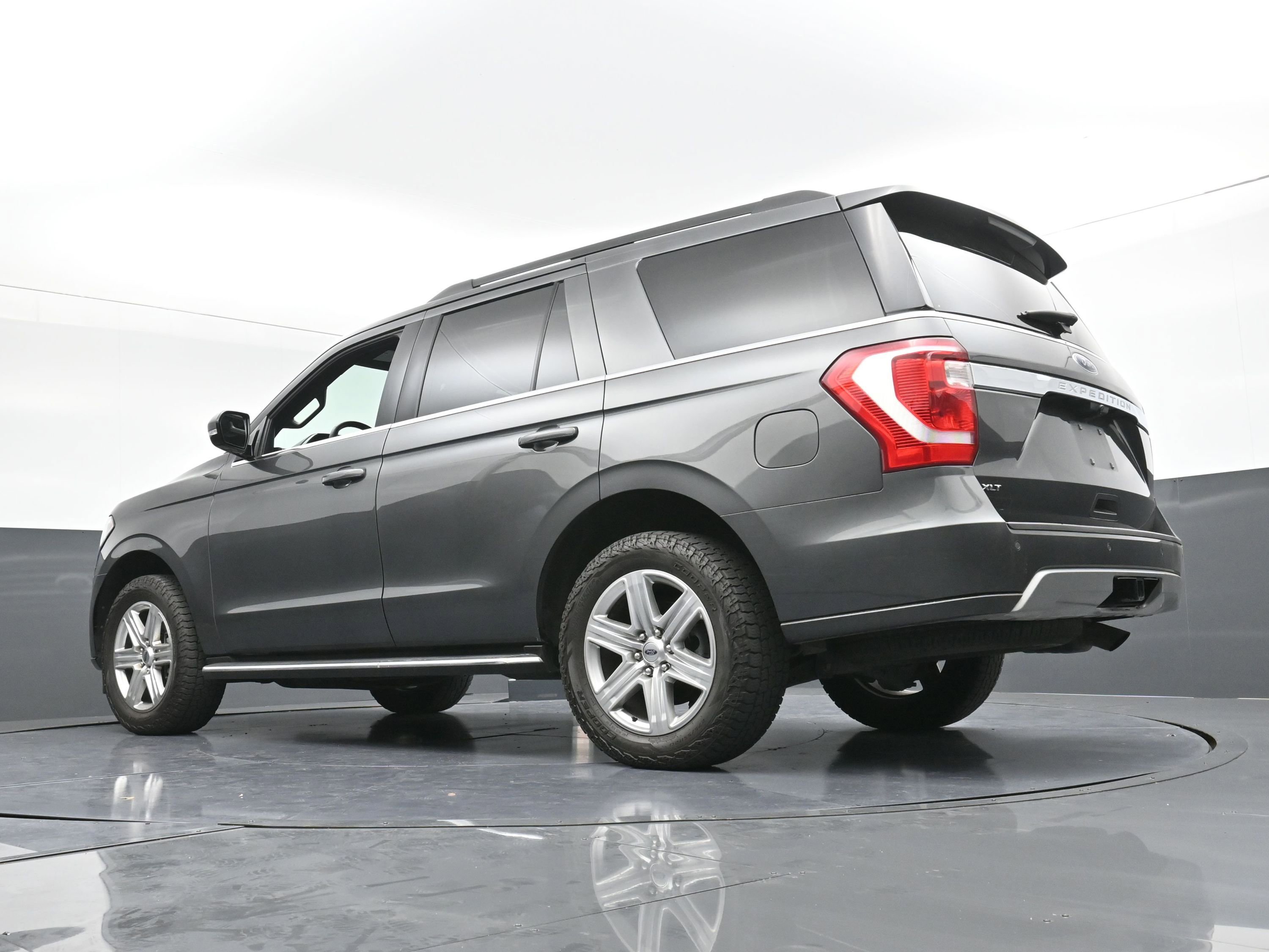 Used 2019 Ford Expedition XLT w/ Equipment Group 202A image 26