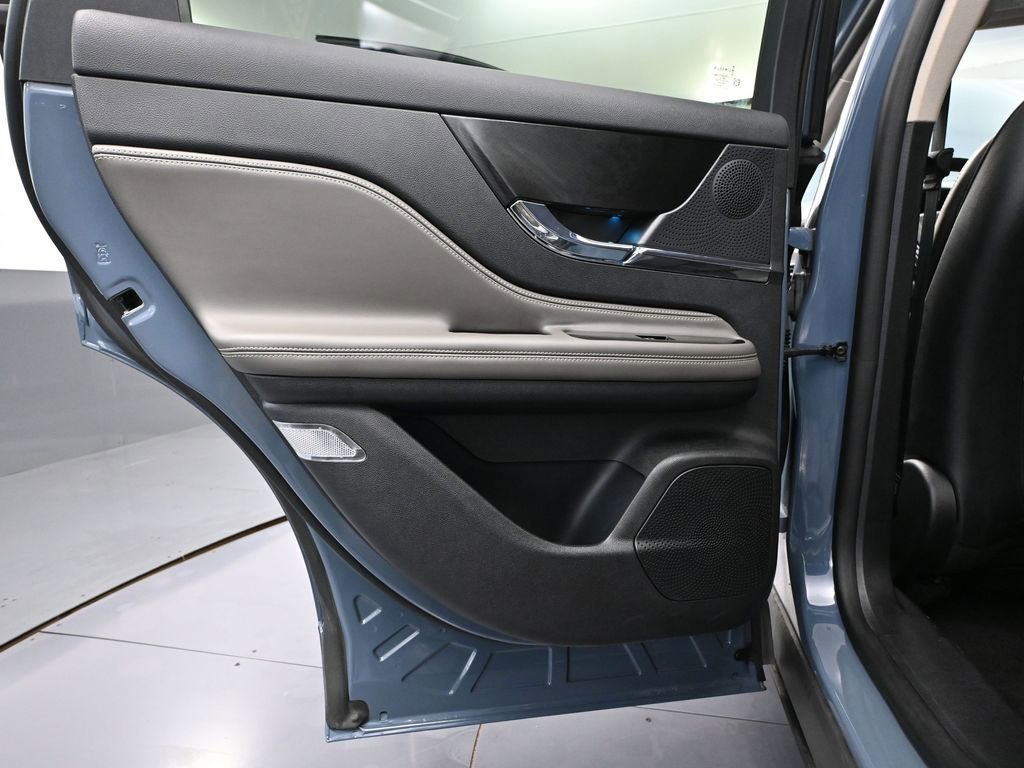 Used 2023 Lincoln Corsair Reserve image 35