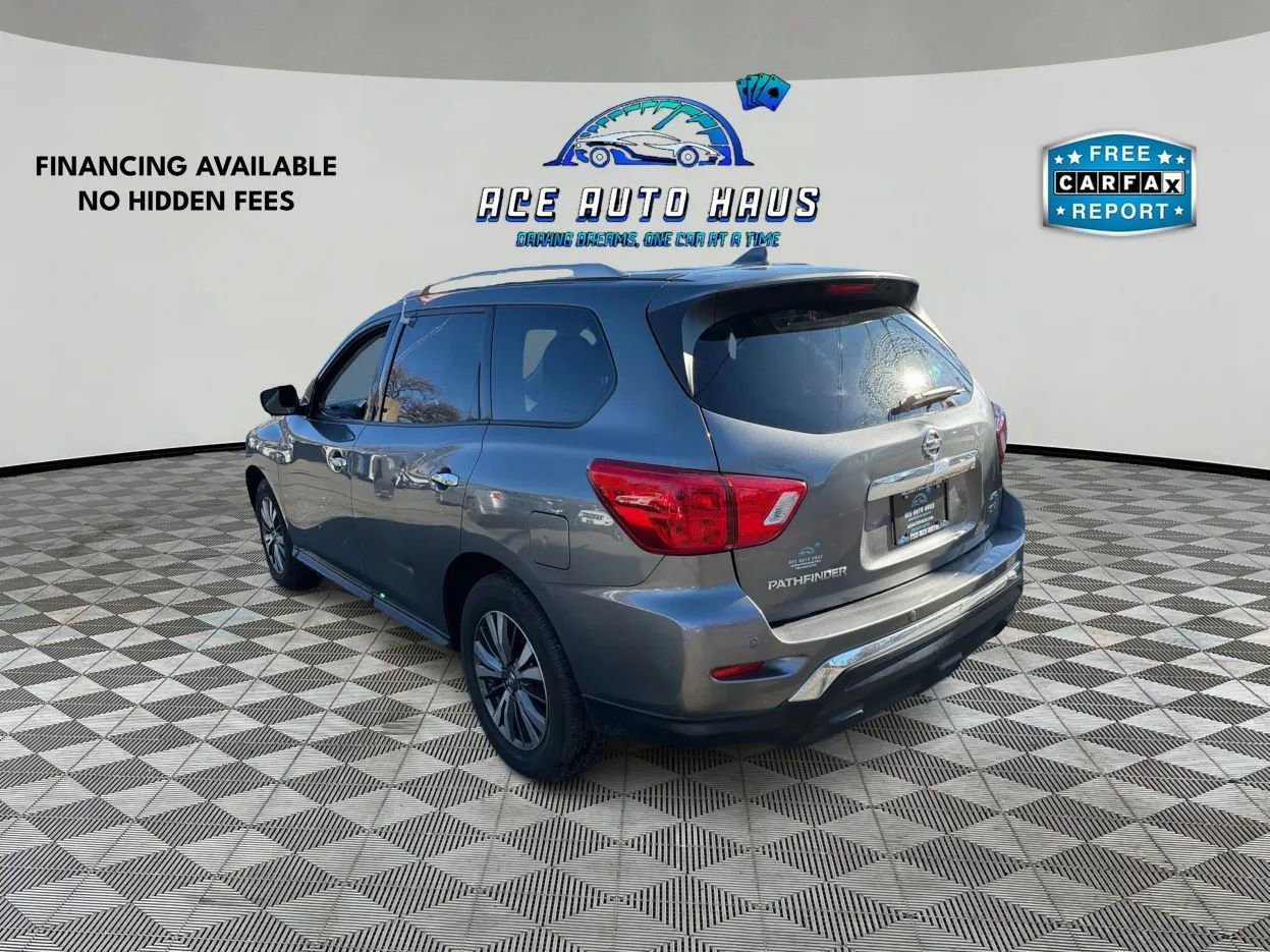 Used 2019 Nissan Pathfinder SV image 5