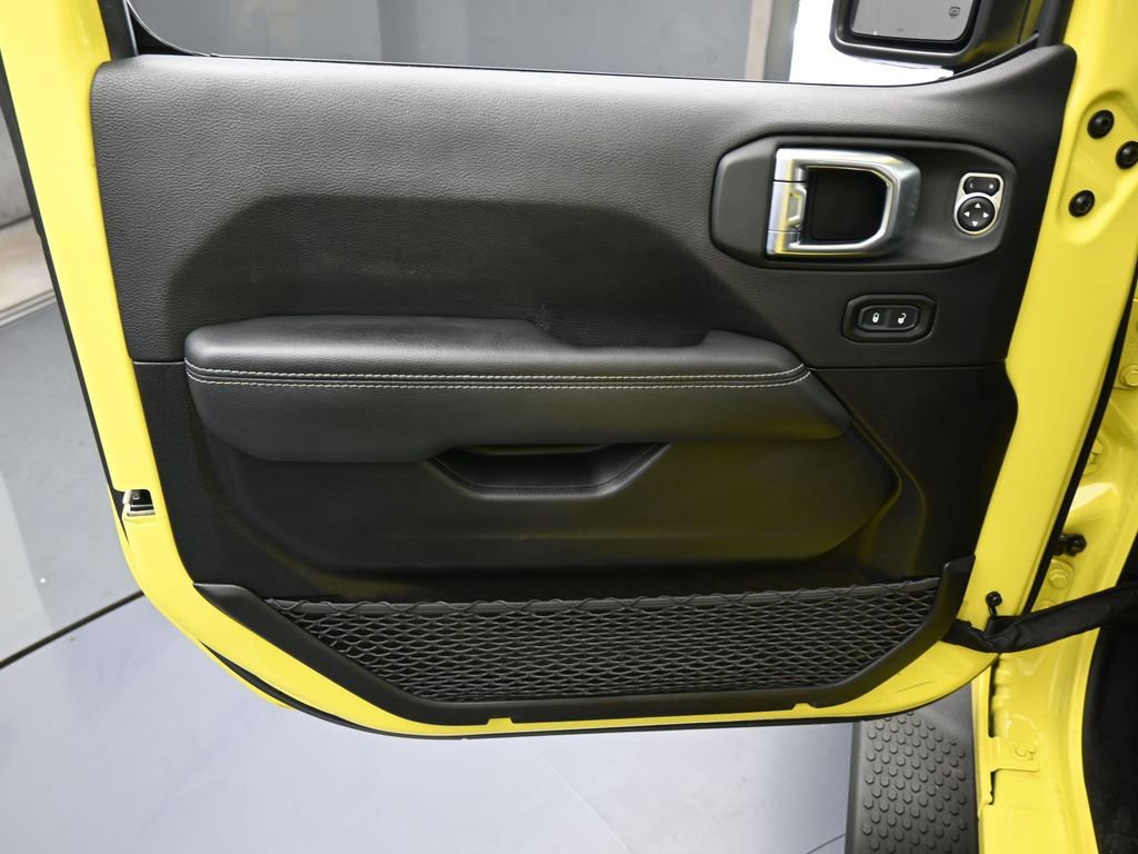 Used 2023 Jeep Wrangler Unlimited Sahara image 13