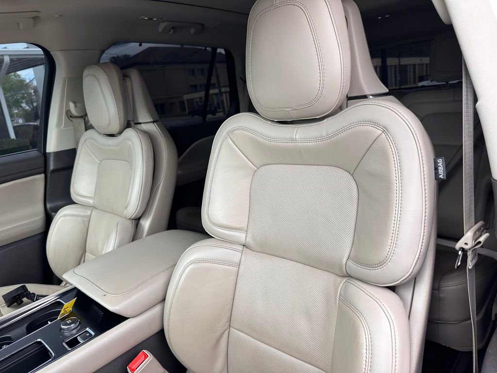 Used 2023 Lincoln Aviator Reserve w/ Equipment Group 201A image 14