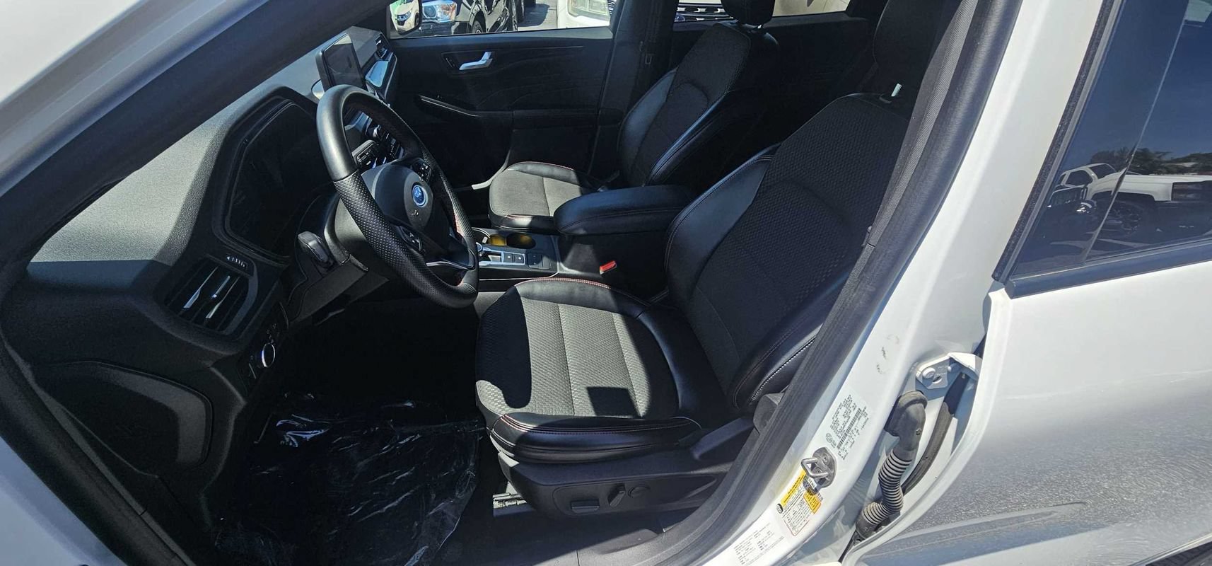 Used 2023 Ford Escape ST-Line AWD/4WD image 9