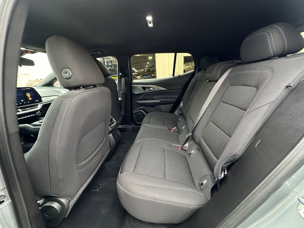 Used 2025 Chevrolet Equinox EV LT image 23