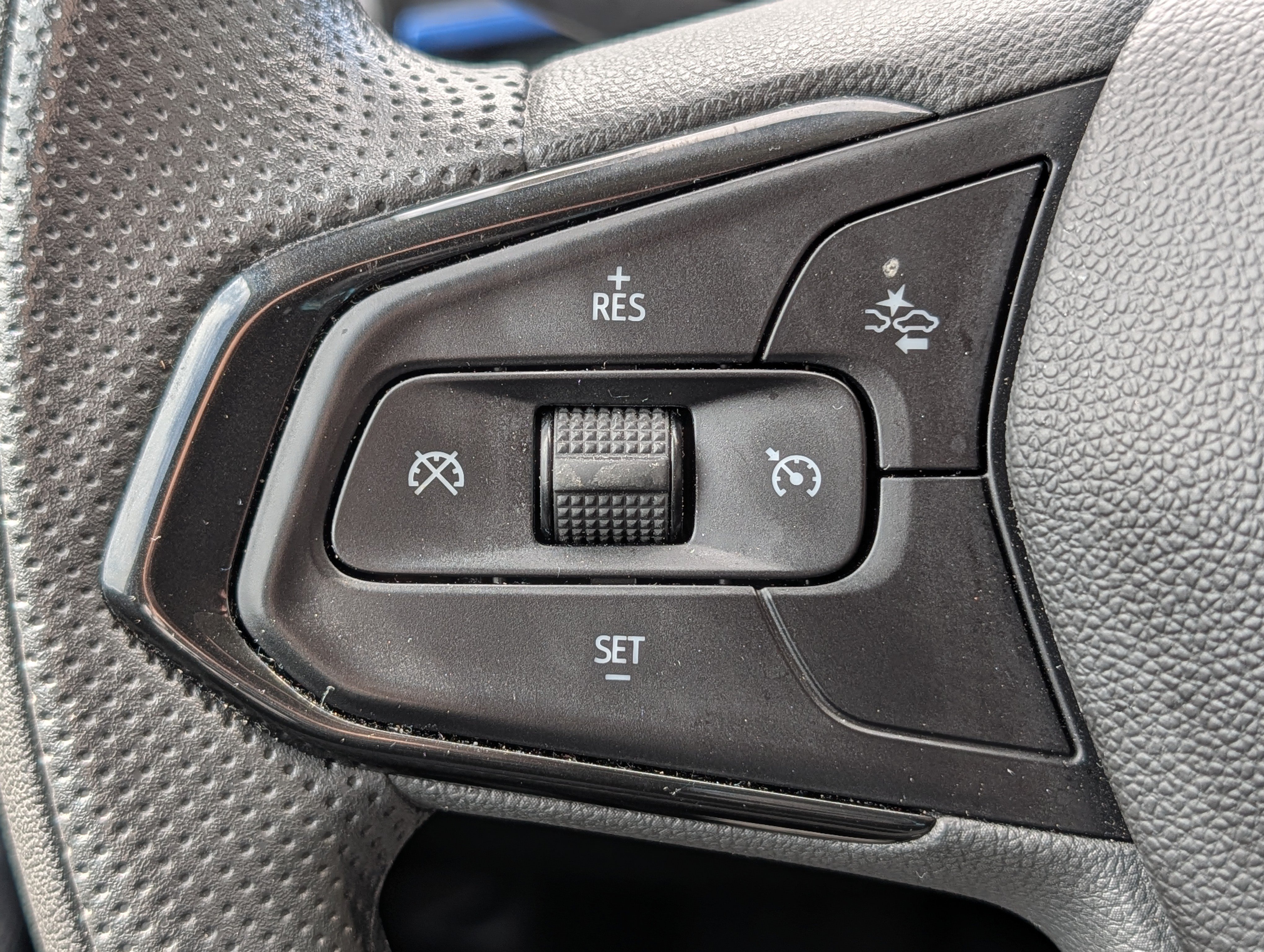 Used 2026 Chevrolet Trax LS w/ LS Convenience Package FWD image 22