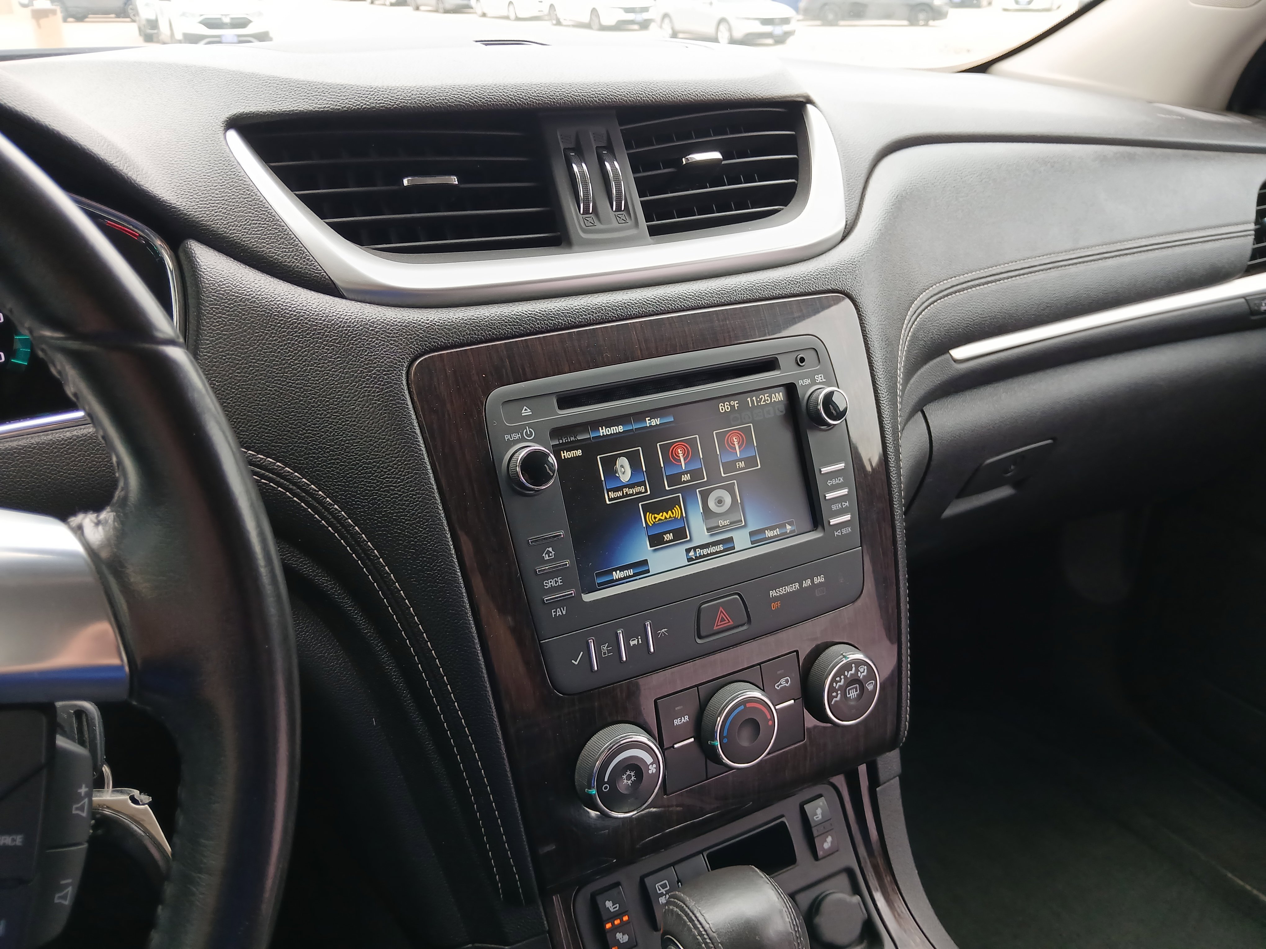 Used 2015 Chevrolet Traverse LT image 11
