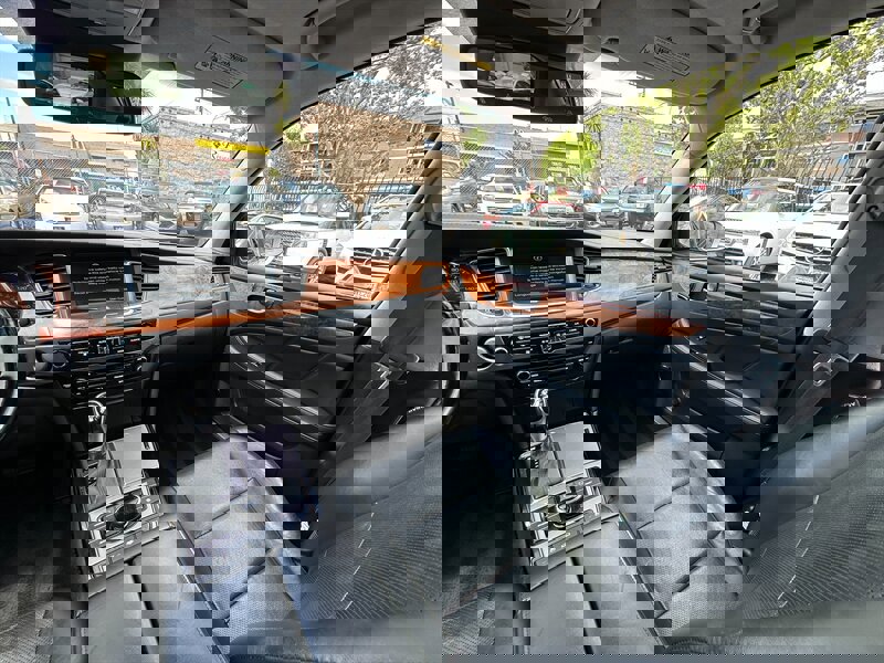 Used 2014 Hyundai Equus Signature RWD image 16