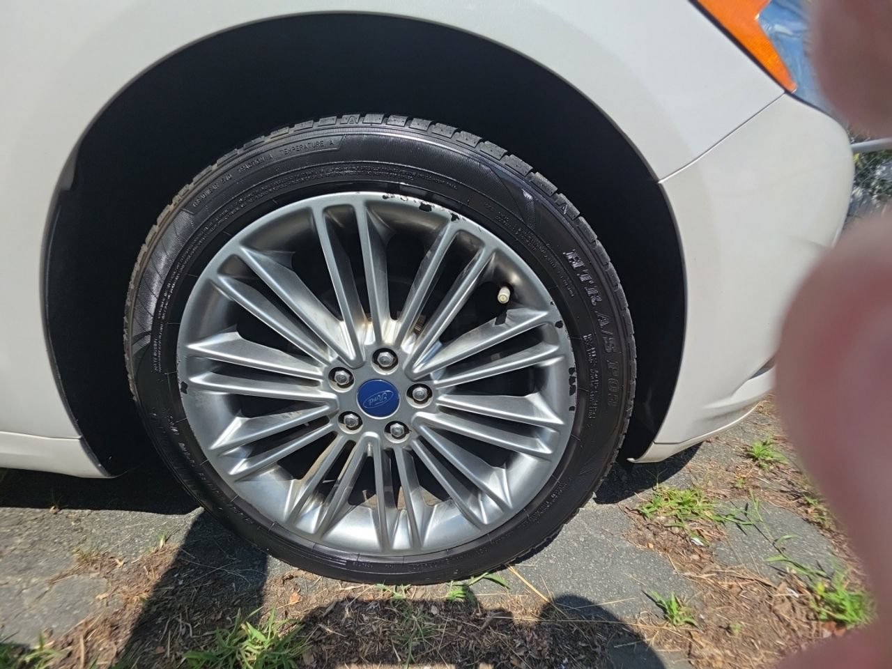 Used 2016 Ford Fusion SE w/ Equipment Group 202A FWD image 29