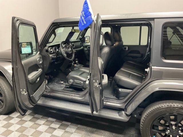 Used 2022 Jeep Wrangler Unlimited Sahara w/ Cold Weather Group AWD/4WD image 13