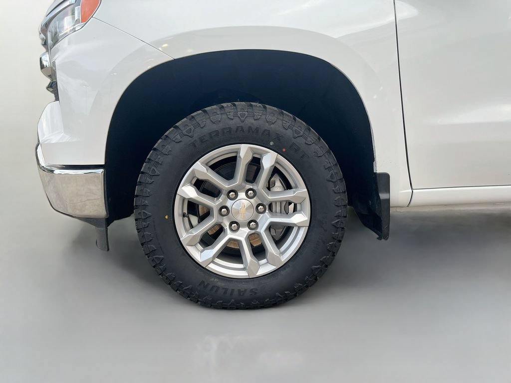 Used 2022 Chevrolet Silverado 1500 LT AWD/4WD image 31