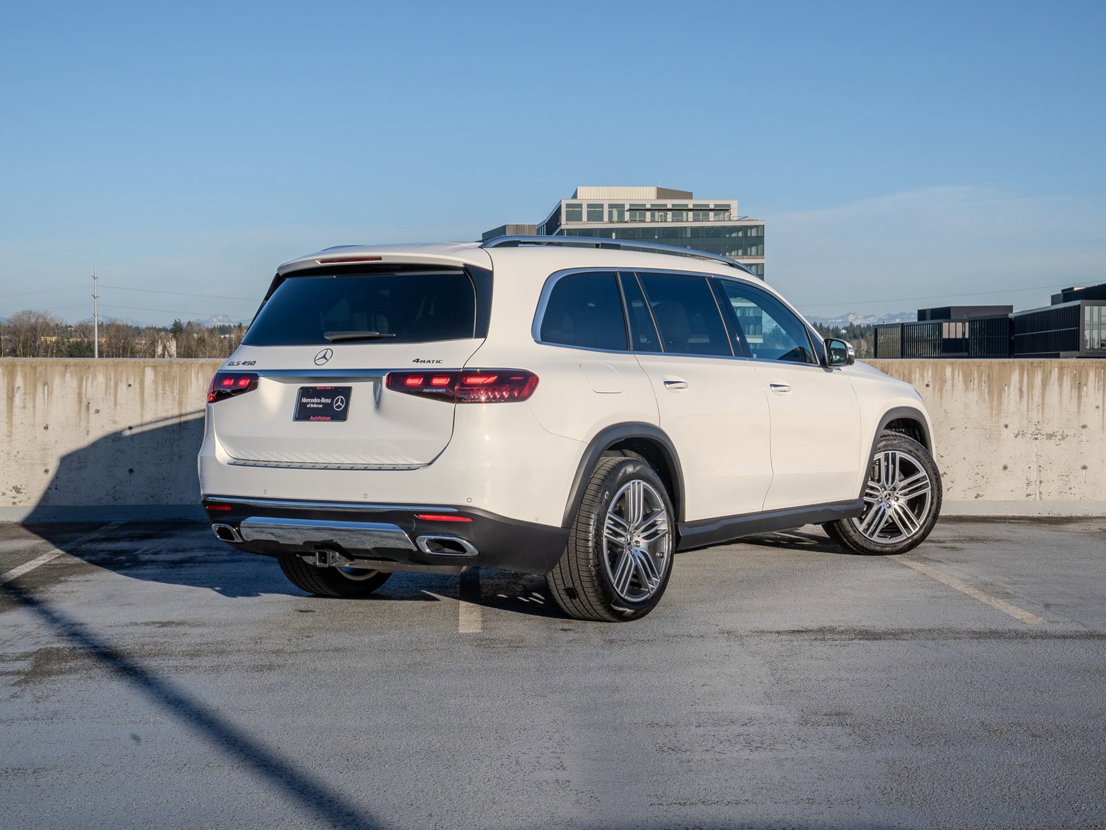 Used 2025 Mercedes-Benz GLS 450 4MATIC image 4