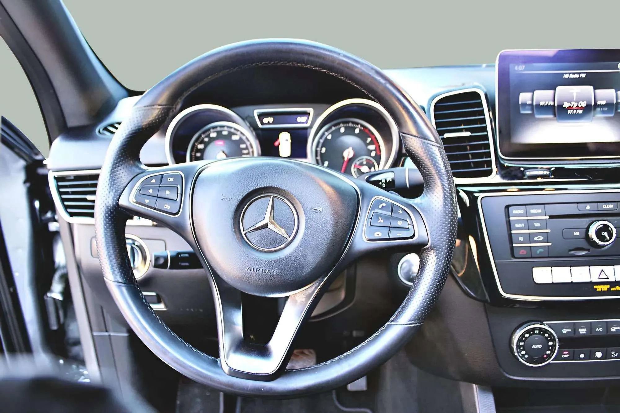 Used 2017 Mercedes-Benz GLE 350 image 13