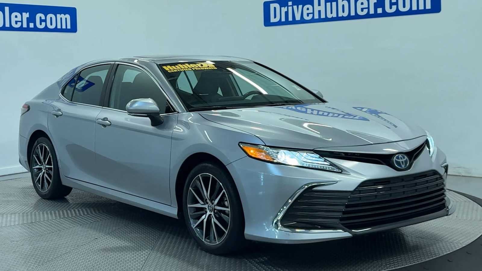 Used 2024 Toyota Camry XLE FWD image 2