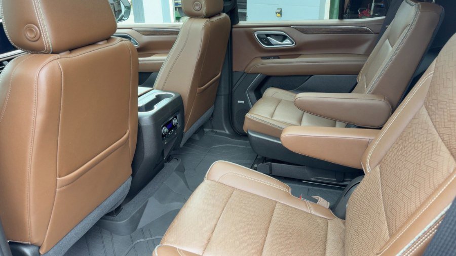 Used 2021 Chevrolet Tahoe High Country w/ Premium Package image 12