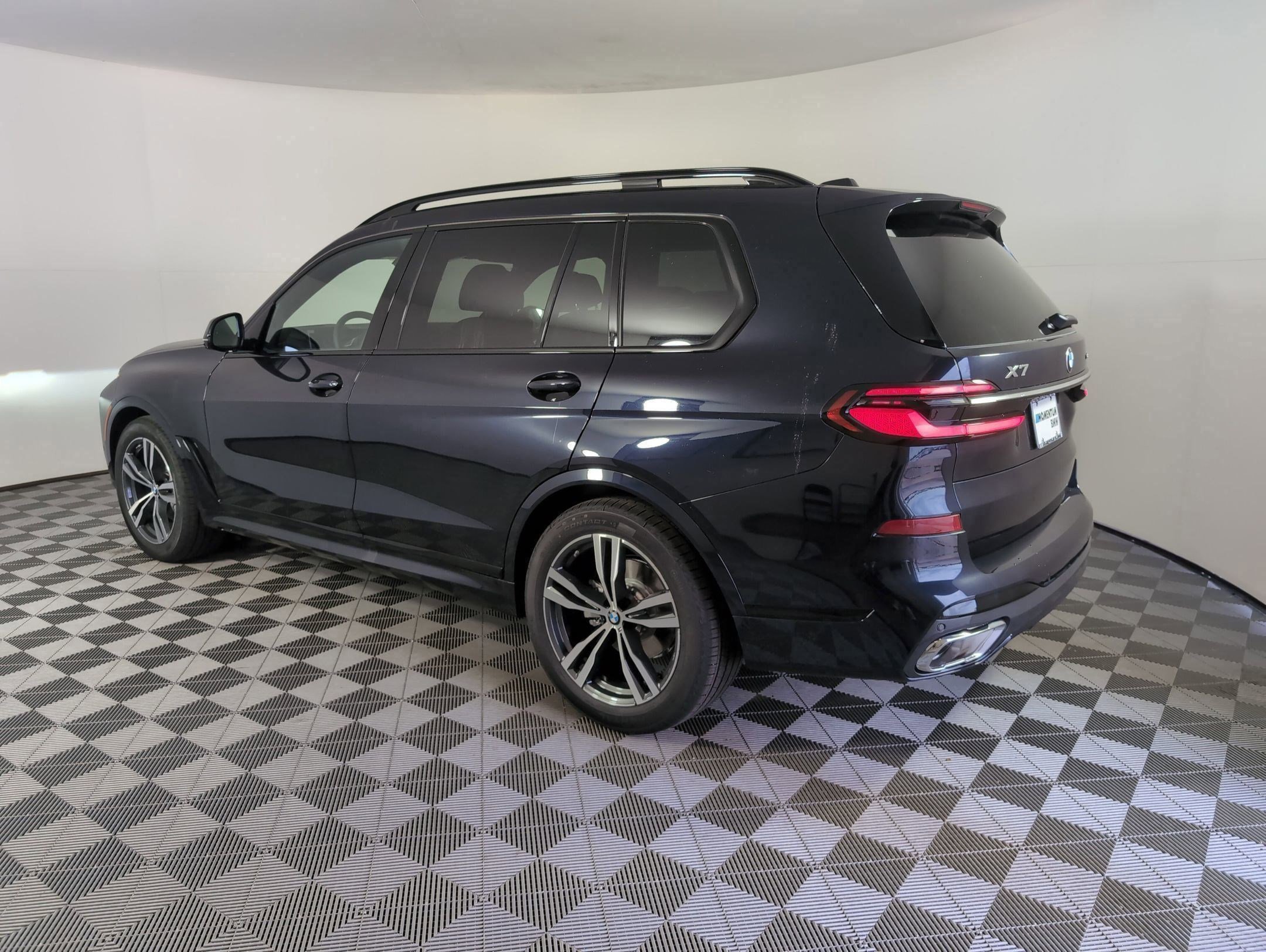 New 2026 BMW X7 xDrive40i w/ M Sport Package image 3