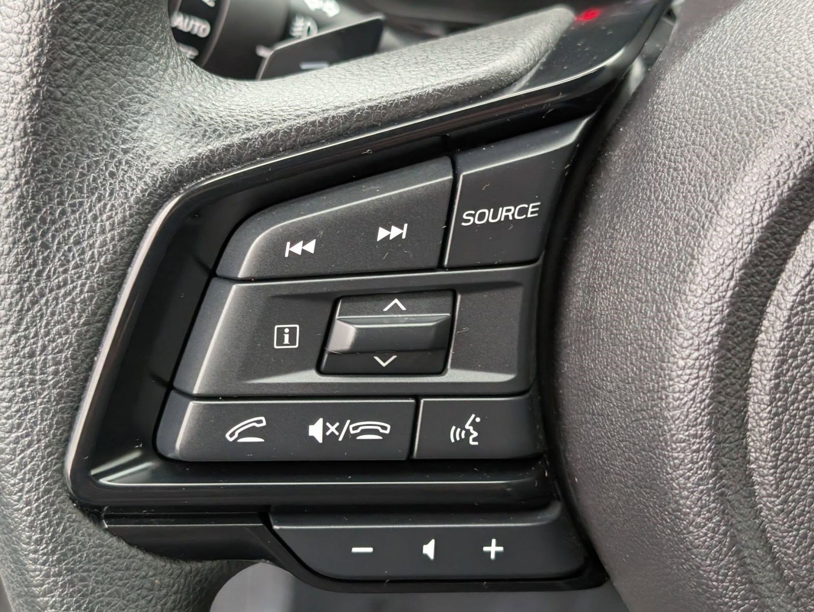 Used 2024 Subaru Crosstrek 2.0i Premium image 18