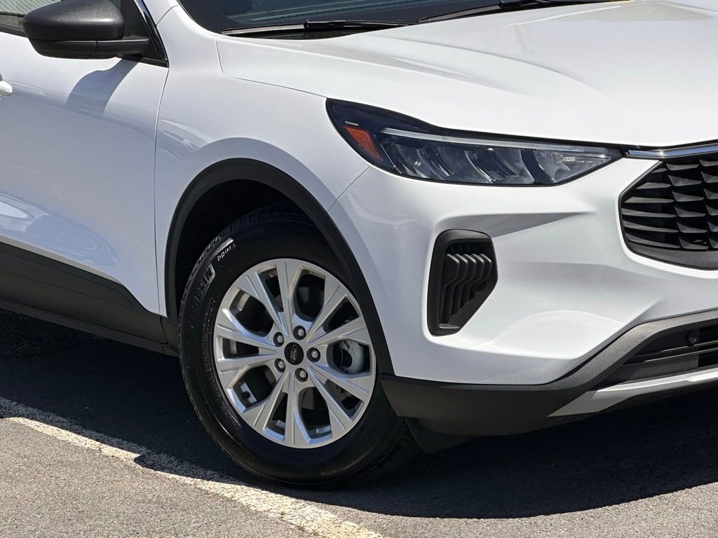 Used 2024 Ford Escape Active image 37