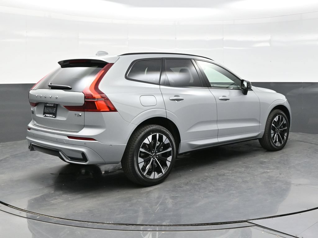 New 2026 Volvo XC60 T8 Plus w/ Climate Package PRO AWD/4WD image 7