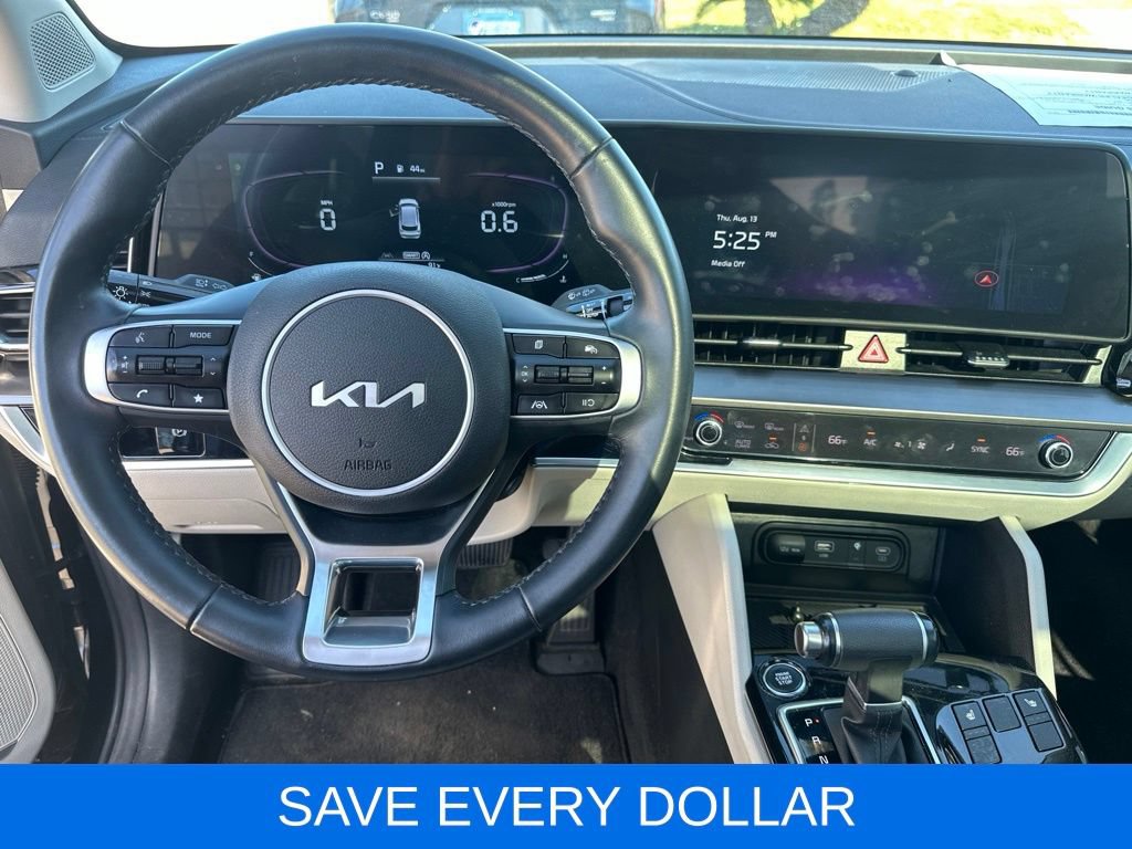 Used 2025 Kia Sportage EX w/ Premium Package FWD image 13