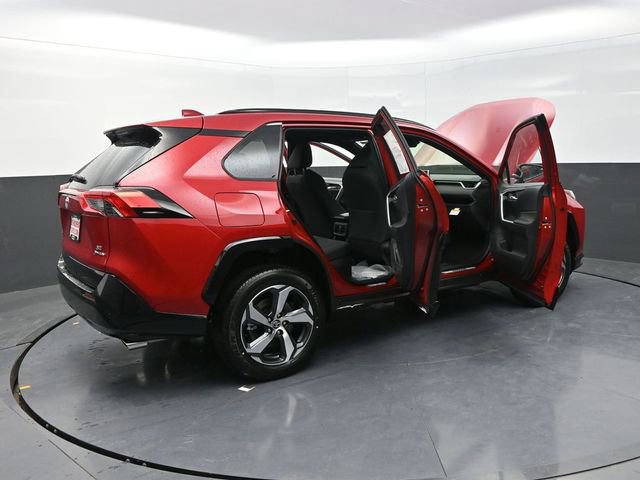Used 2025 Toyota RAV4 SE w/ Weather & Moonroof Package image 38