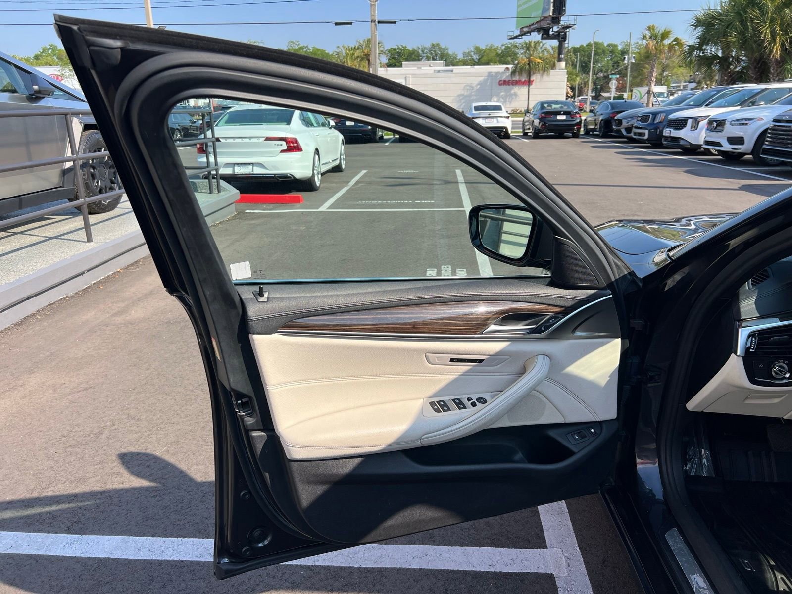 Used 2018 BMW 530e image 26