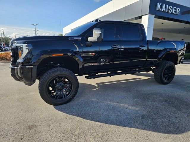 Used 2024 GMC Sierra 2500 AT4 w/ Technology Package AWD/4WD image 2