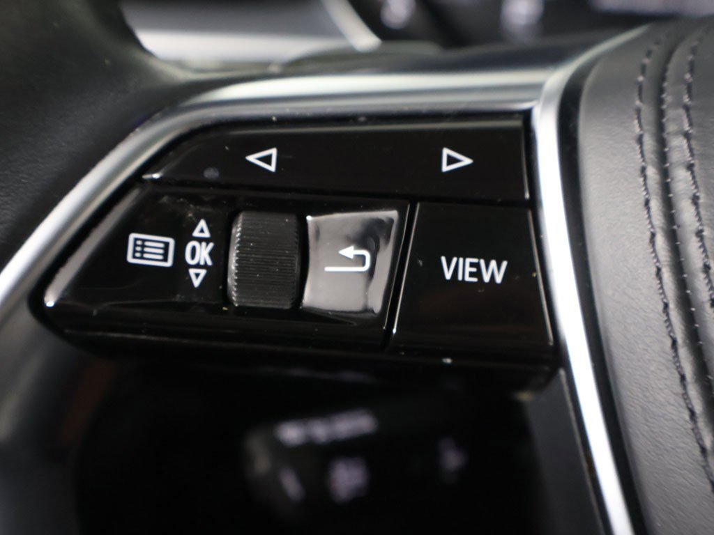 Used 2022 Audi A8 L 3.0T w/ Executive Package image 45