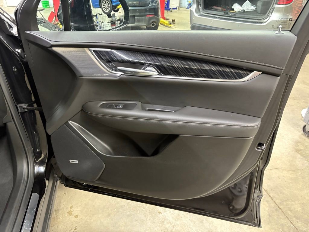 Used 2025 Cadillac XT6 Premium Luxury image 18