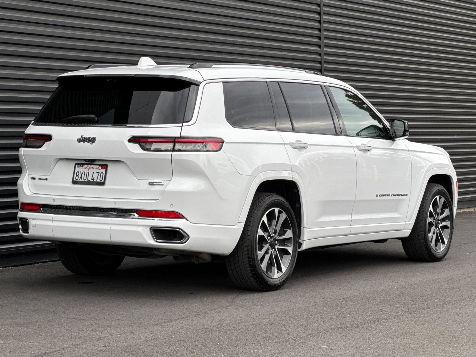 Used 2021 Jeep Grand Cherokee L Overland w/ Luxury Tech Group IV AWD/4WD image 9