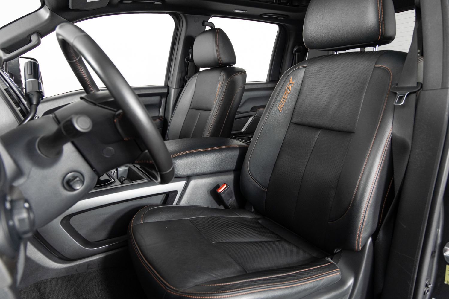 Used 2021 Nissan Titan PRO-4X w/ Pro-4x Convenience Package image 16