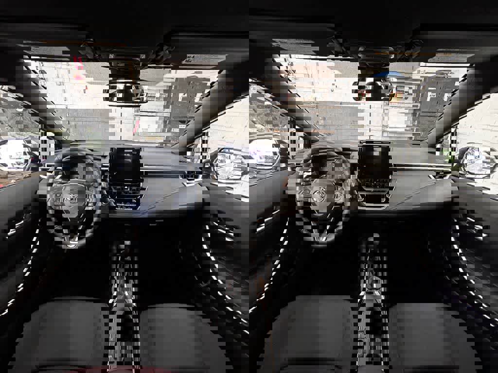 Used 2024 Toyota Corolla SE w/ SE Premium Package FWD image 10