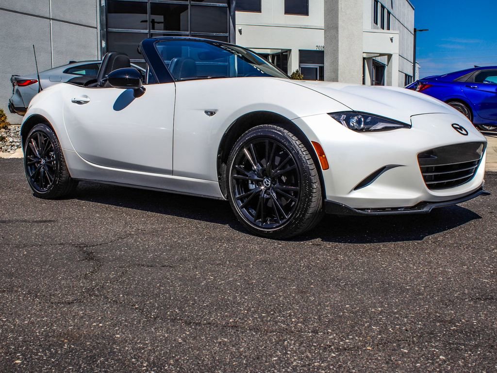 Used 2024 MAZDA MX-5 Miata Club image 3