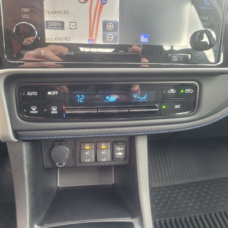 Used 2019 Toyota Corolla XSE image 21