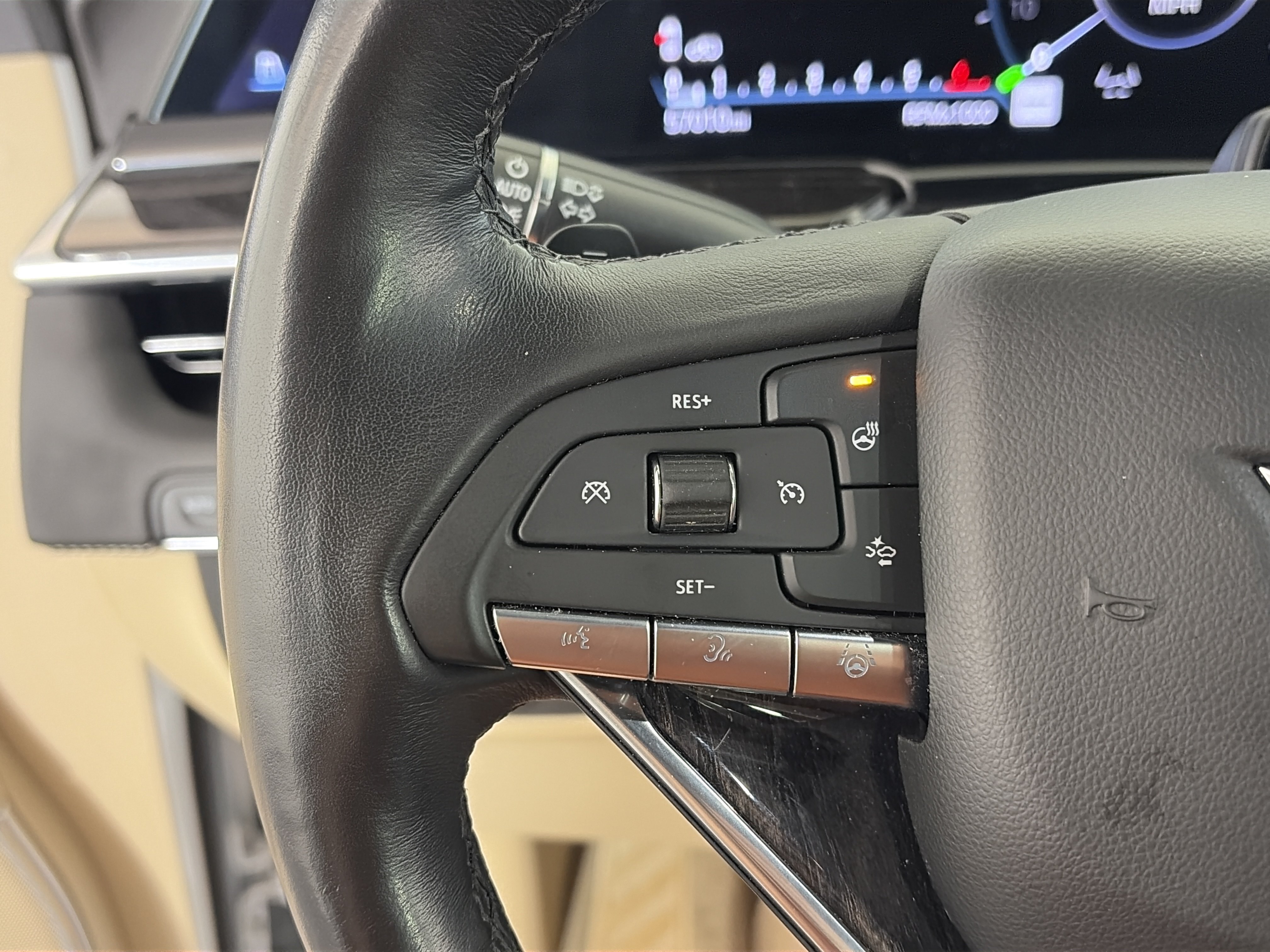 Certified 2023 Cadillac Escalade Premium Luxury w/ Performance Package AWD/4WD image 34