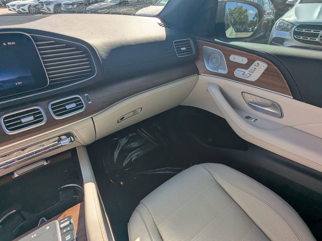 Used 2025 Mercedes-Benz GLE 450 4MATIC Coupe image 4