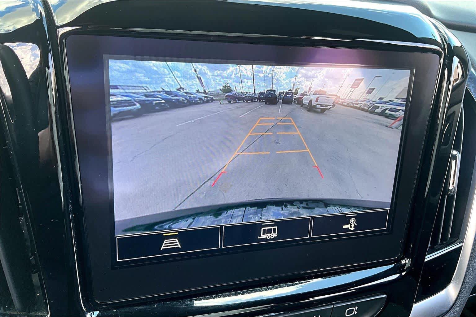 Used 2023 Chevrolet Traverse LT FWD image 27