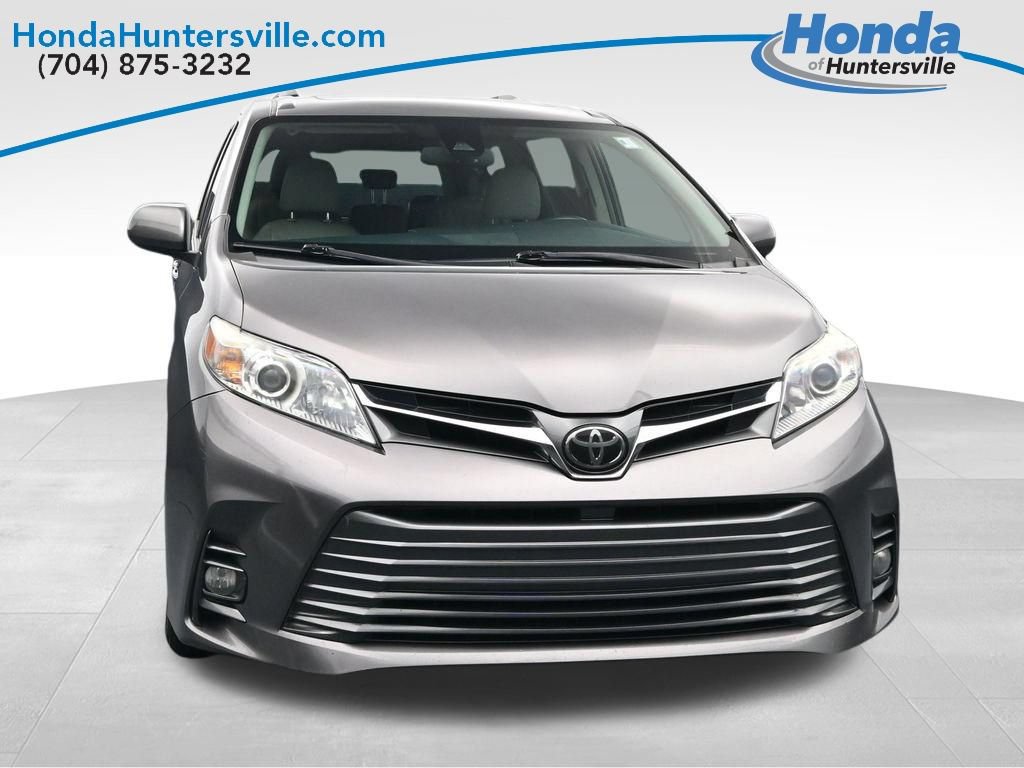 Used 2018 Toyota Sienna XLE w/ XLE Navigation Package FWD image 6