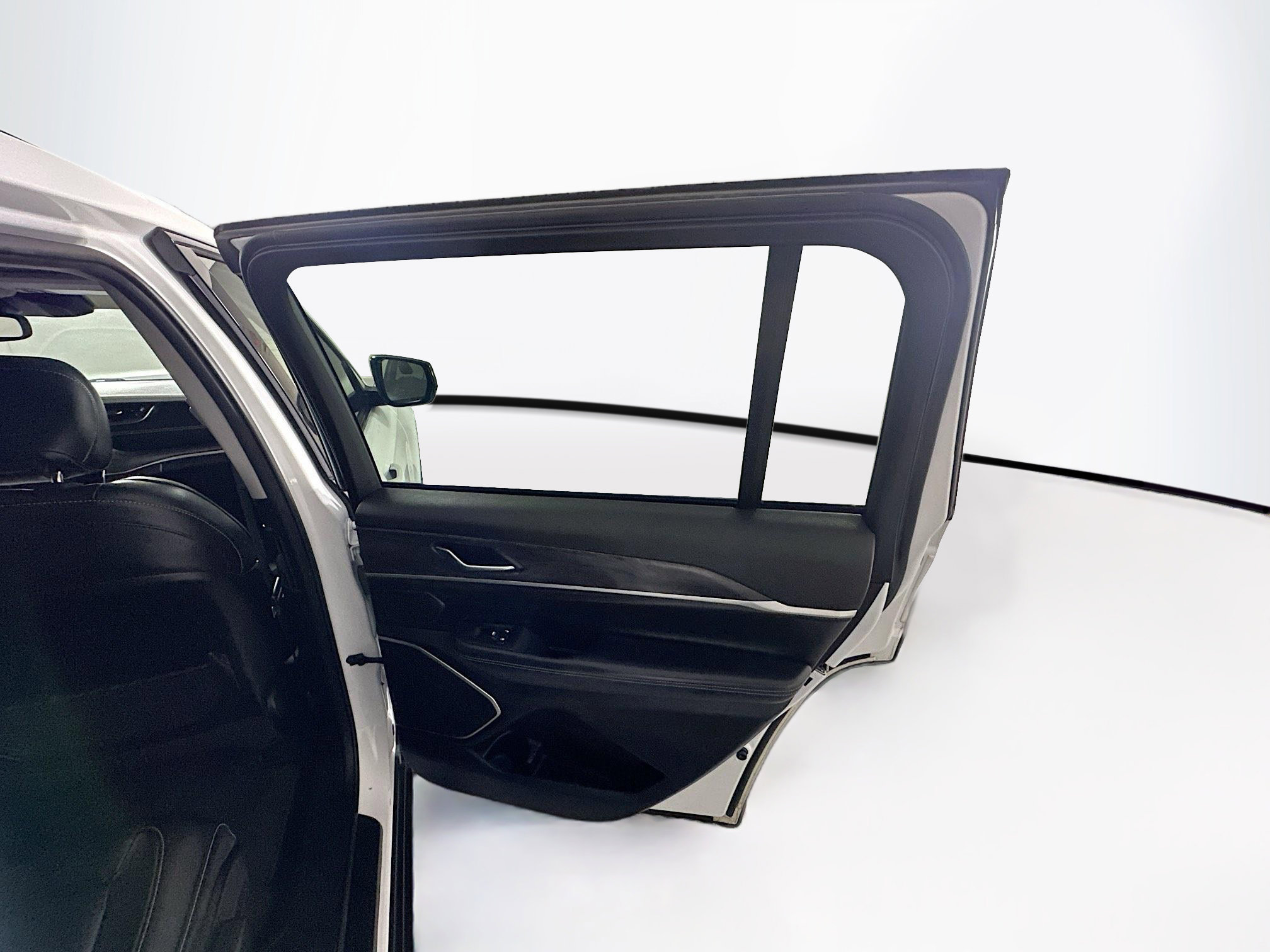 Used 2023 Jeep Grand Cherokee L Limited w/ Black Appearance Package image 32