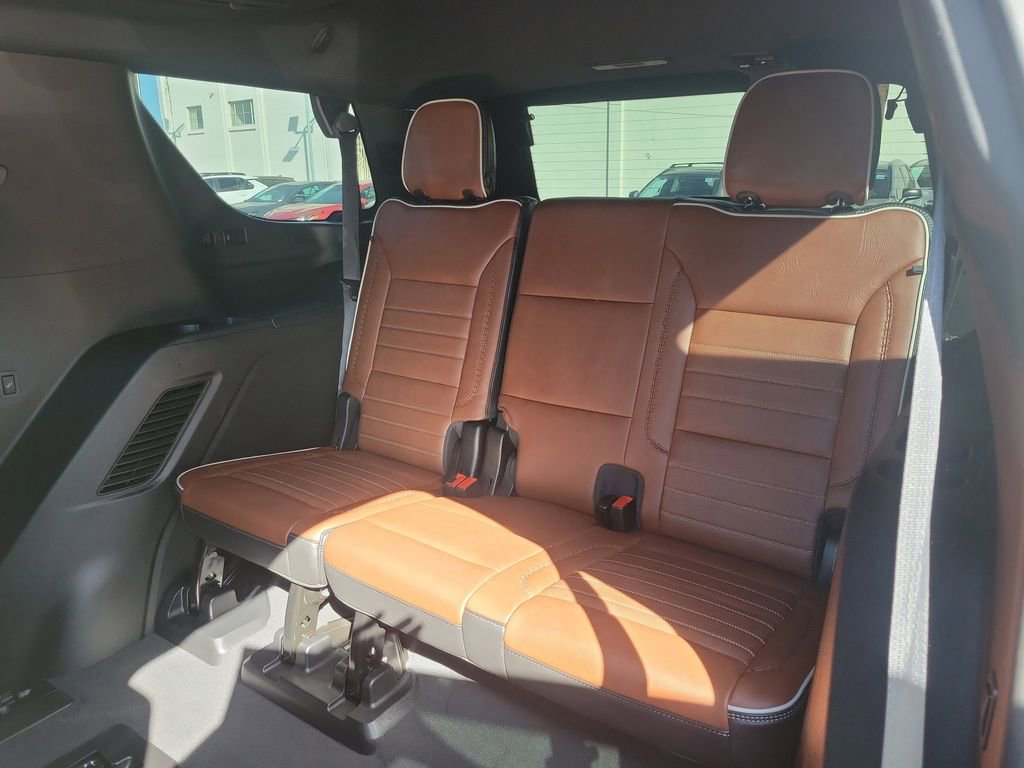 Used 2023 GMC Yukon Denali Ultimate image 14