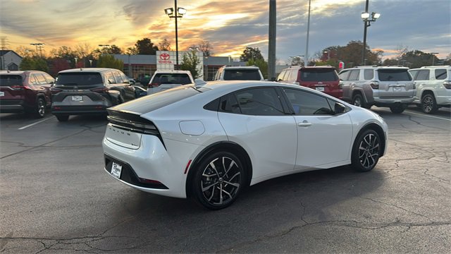 Used 2025 Toyota Prius Plug-In Hybrid image 25