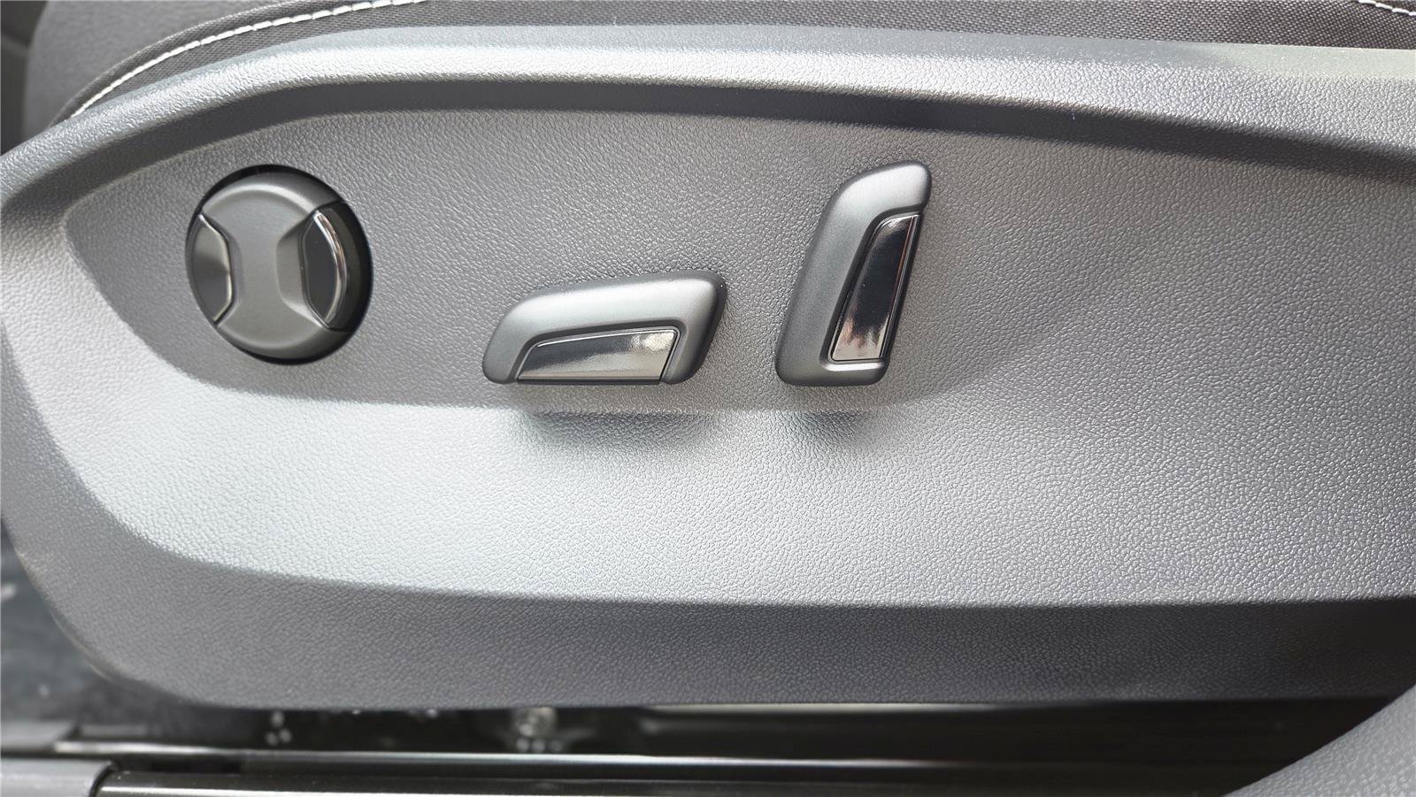 New 2026 Volkswagen Taos SEL AWD/4WD image 14