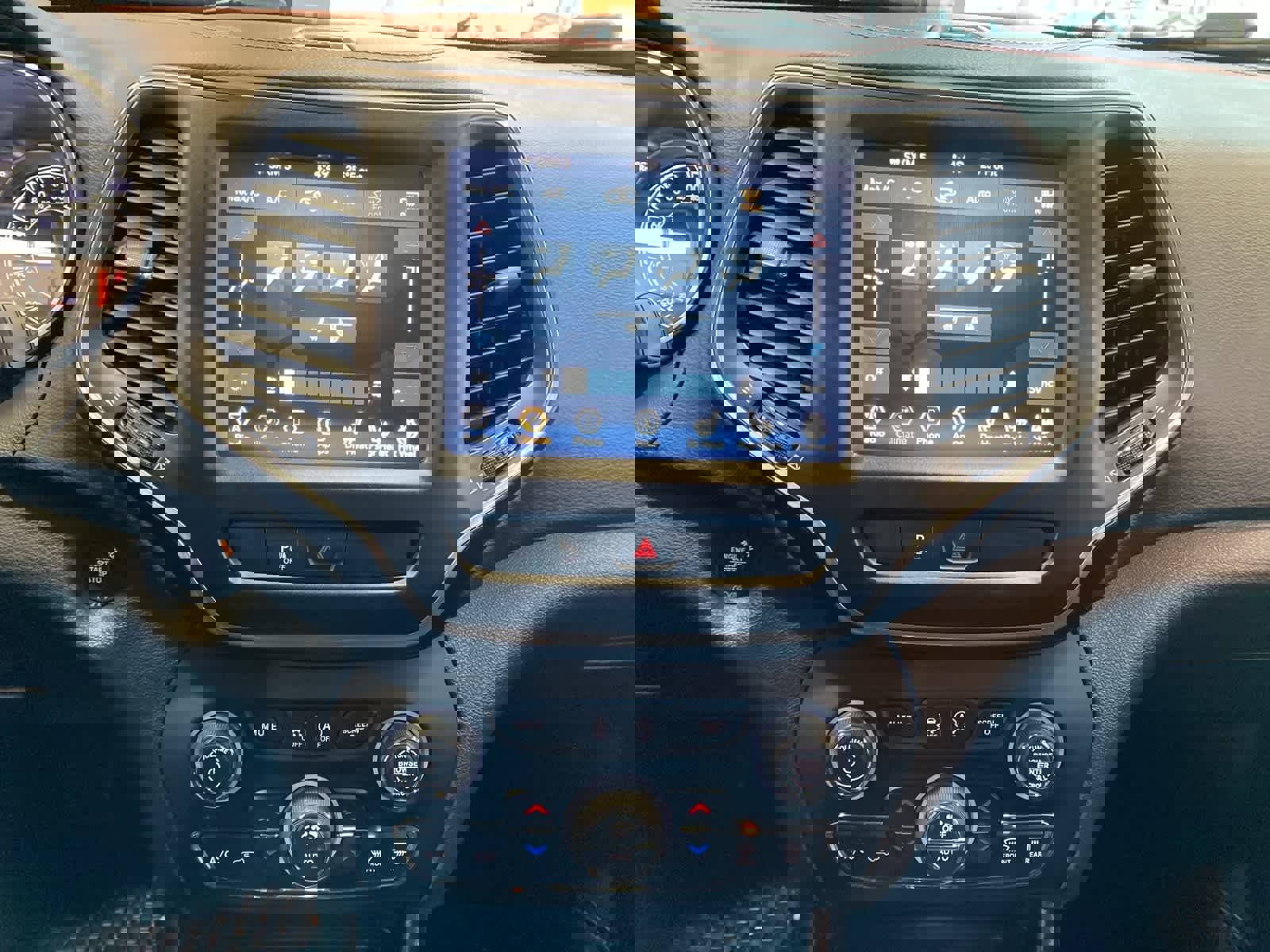 Used 2020 Jeep Cherokee Trailhawk w/ Cold Weather Group image 12