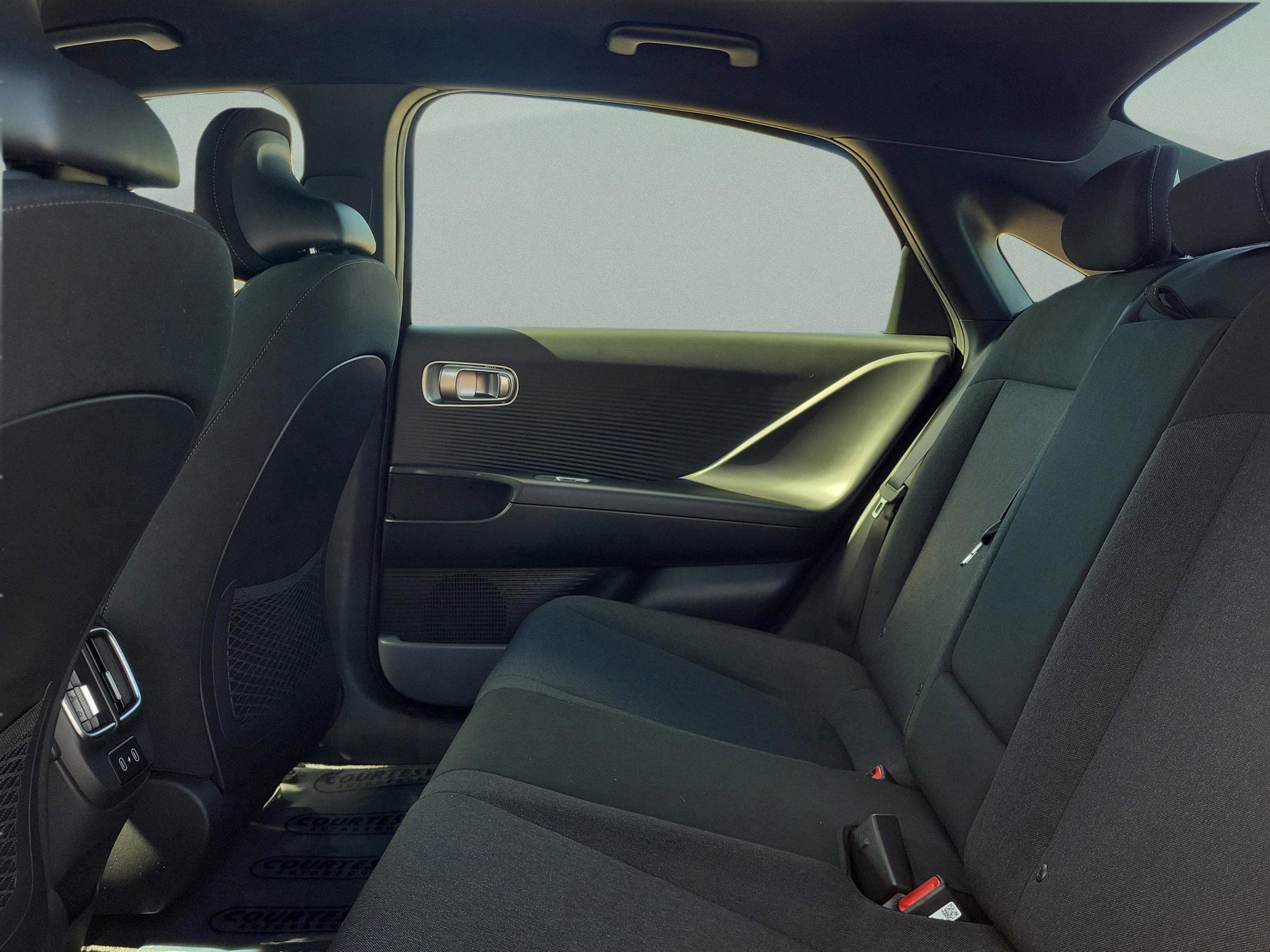 New 2025 Hyundai Ioniq 6 SE image 34