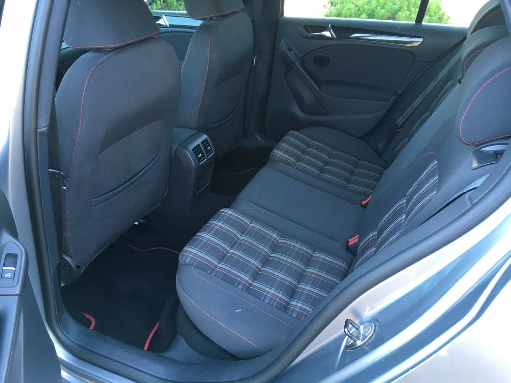 Used 2012 Volkswagen Golf 4-Door FWD image 26